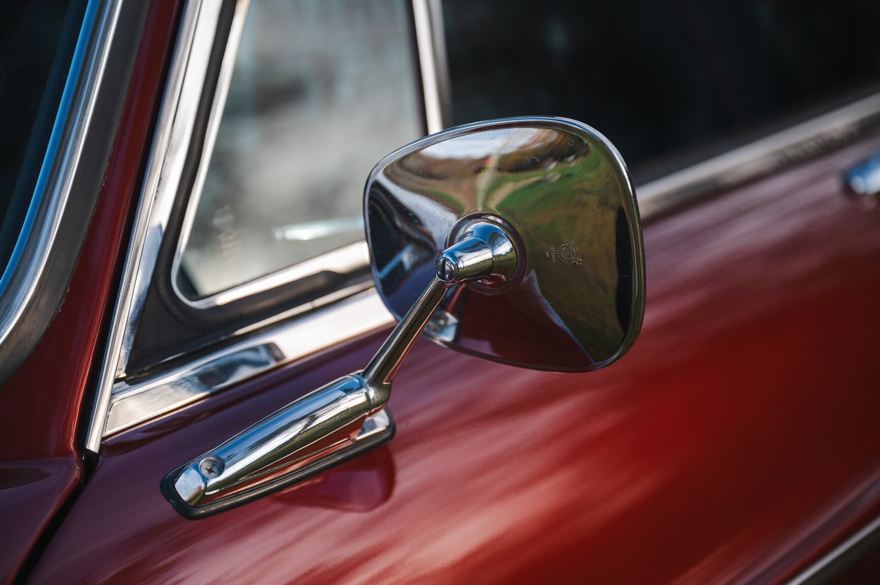 Exterior image of 1972 Volvo 1800 ES