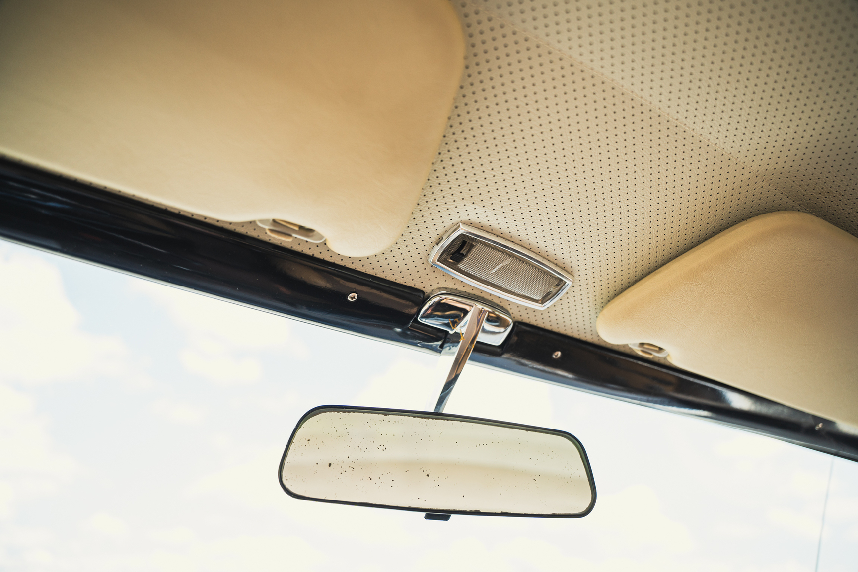 Innenraumfoto von 1966 Mercedes-Benz 200 D "Heckflosse"