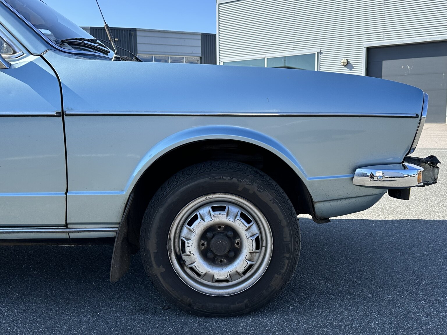 Exteriörbild på 1974 Volkswagen Passat Two Door