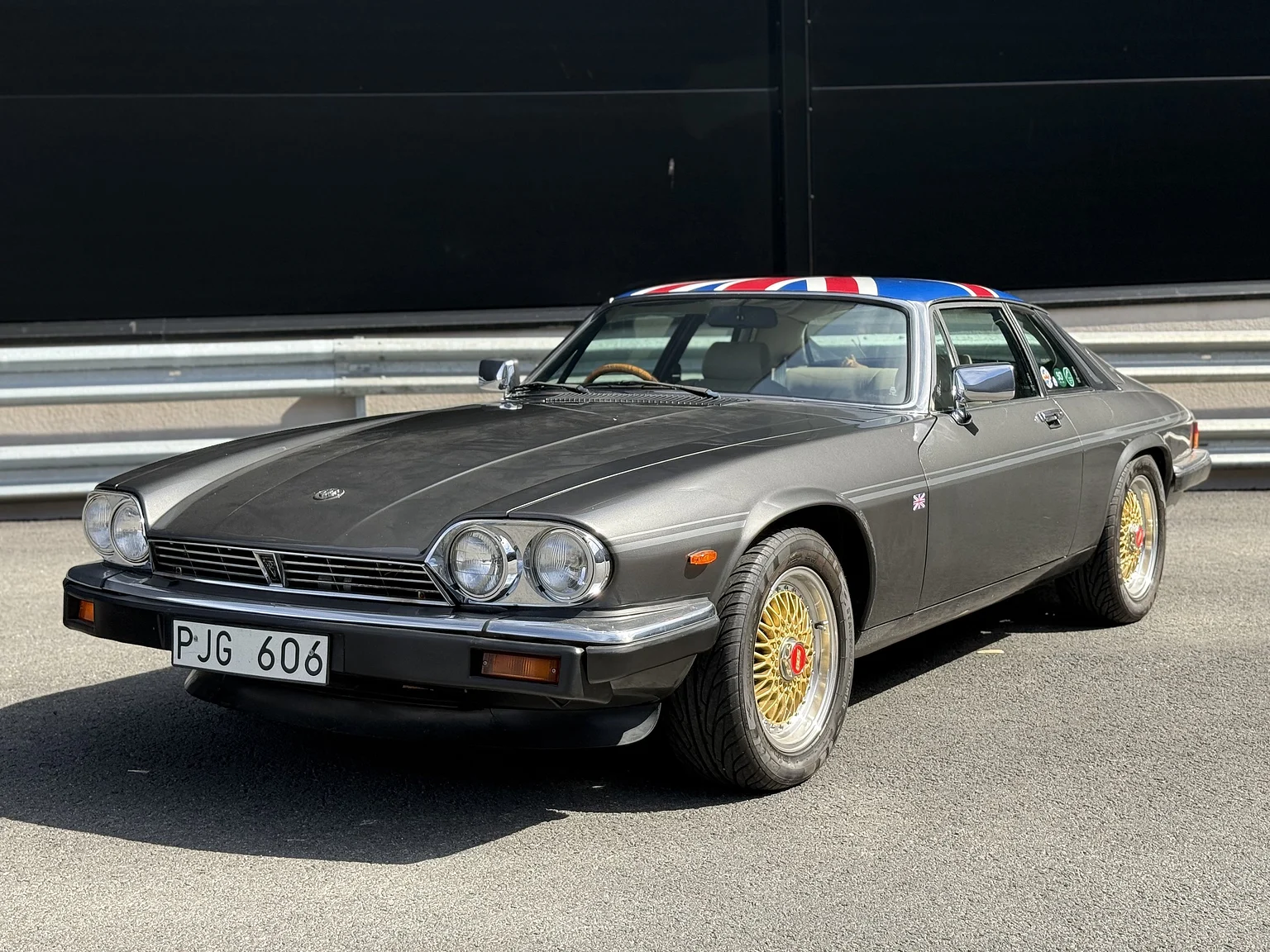 Exteriörbild på 1985 Jaguar XJS HE (4)