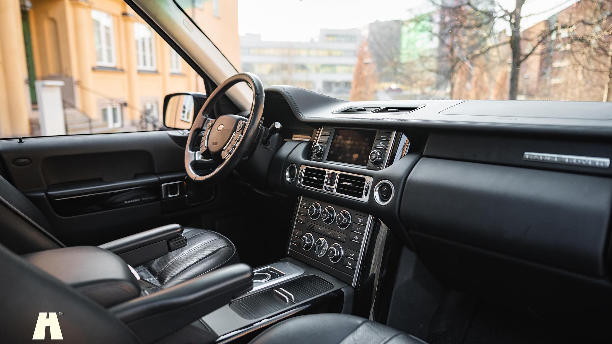 Interior image of 2012 Land Rover Range Rover Westminster TDV8 (L322)