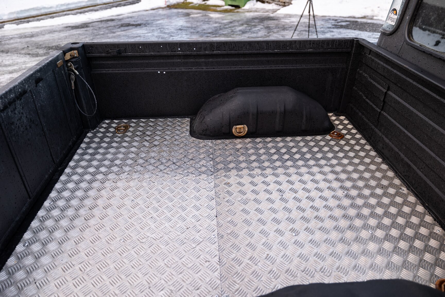 Exterior image of 2000 Land Rover Defender 130