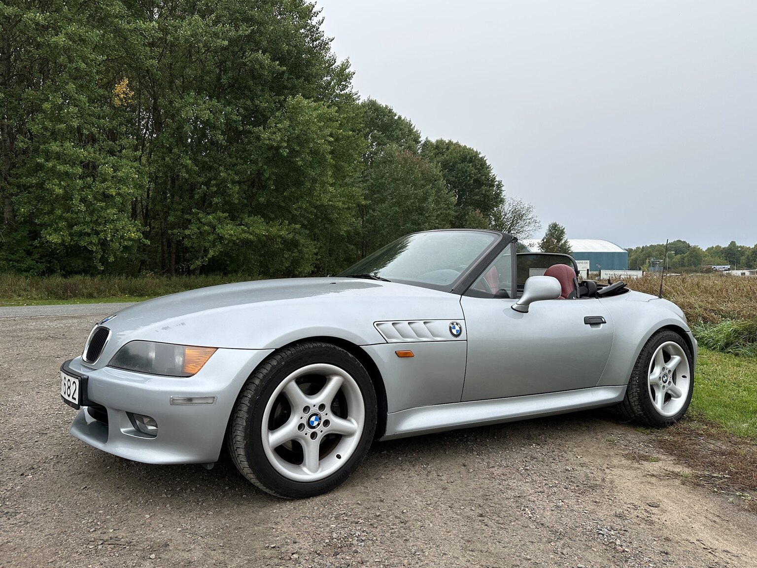Exterior image of 1997 BMW Z3 2.8 Roadster