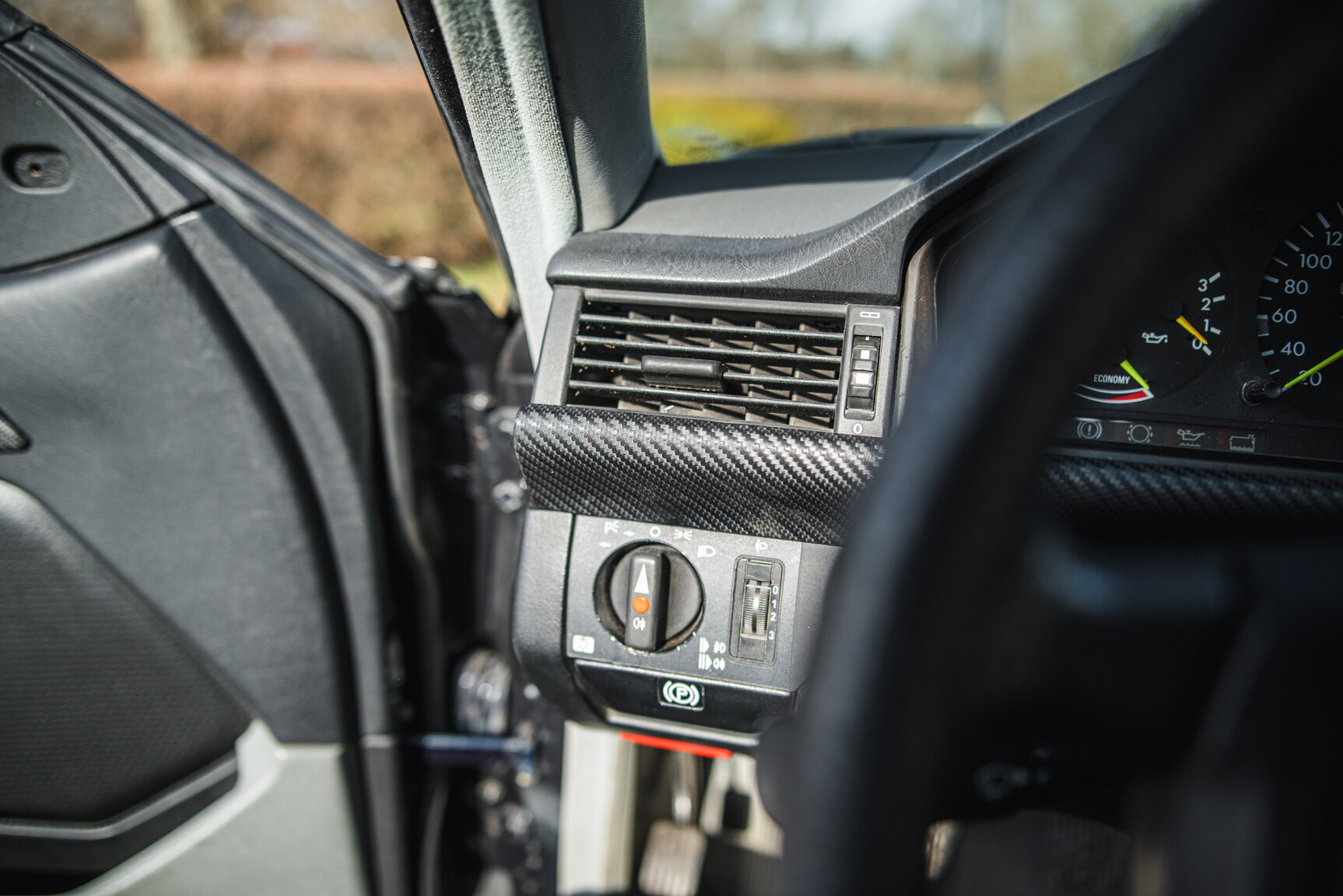 Interior image of 1989 Mercedes-Benz 300 CE Koenig Specials