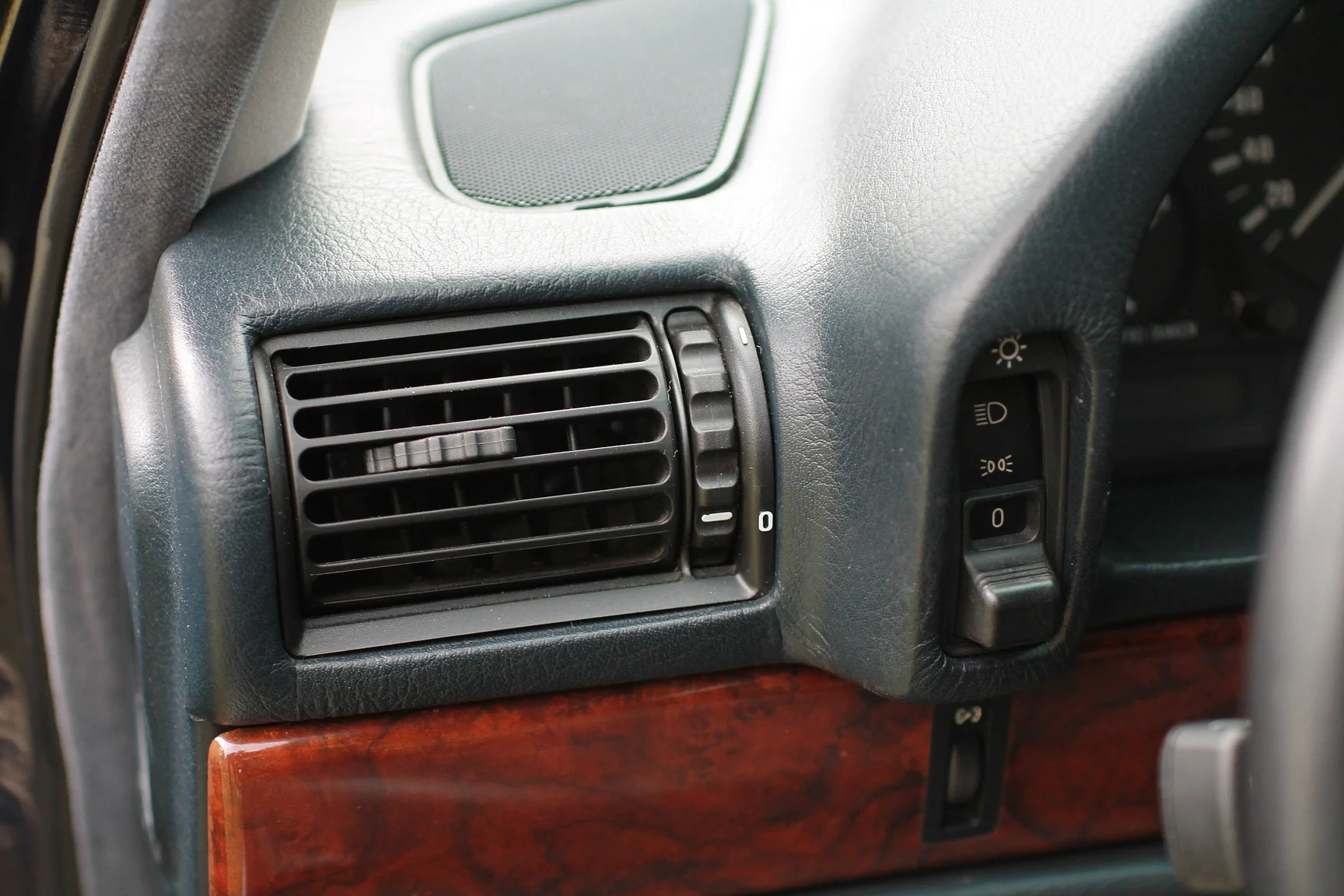 Interiörbild 1989 BMW 750iA (66)