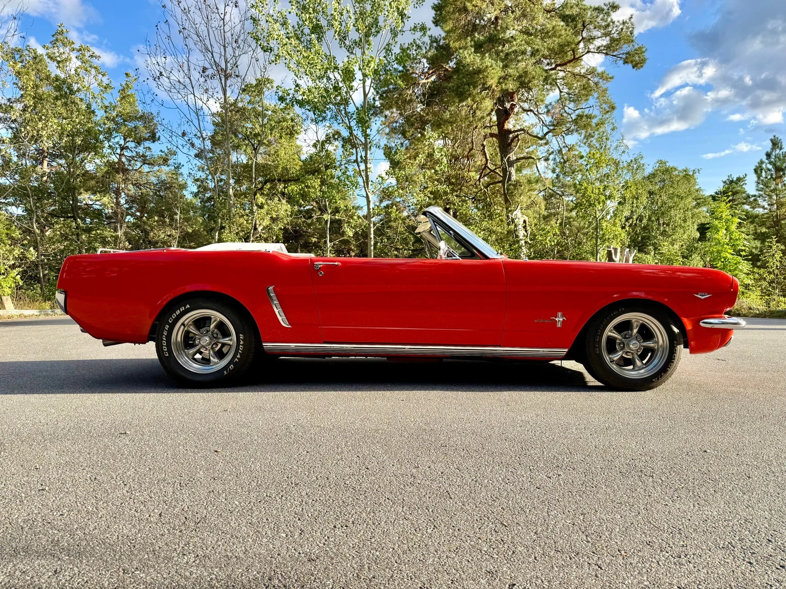 Exteriörbild på 1965 Ford Mustang Cabriolet (2)