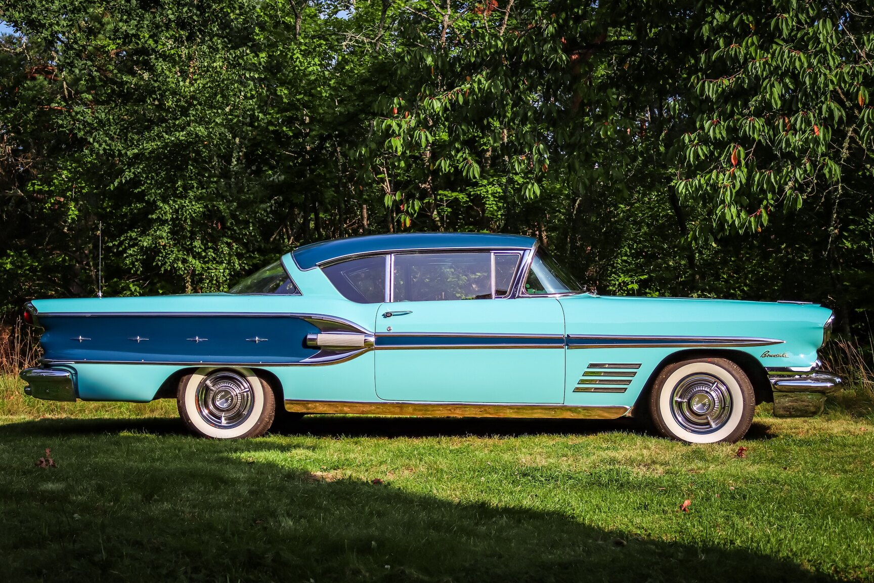 Exterior image of 1958 Pontiac Bonneville