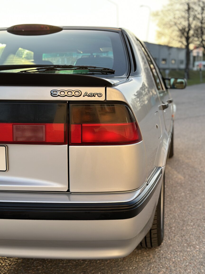 Exterior image of 1996 SAAB 9000 CS Aero 2.3T
