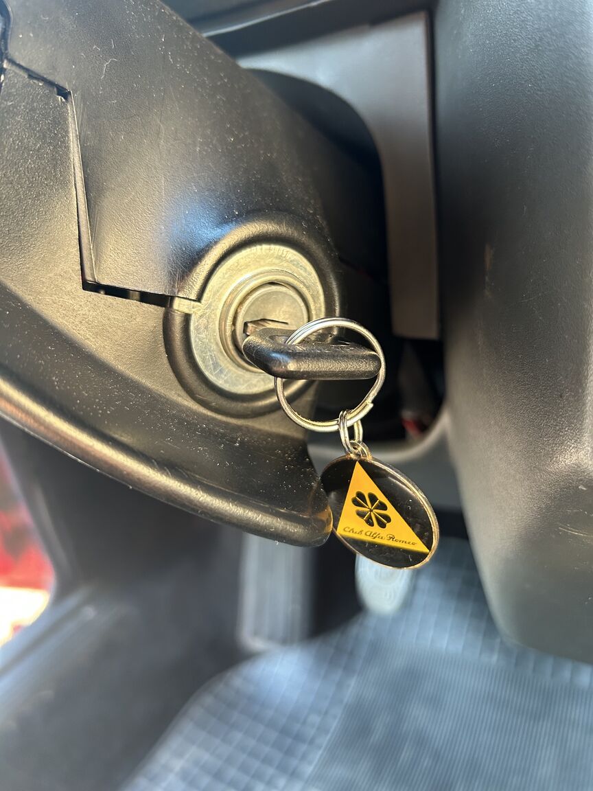 Innenraumfoto von 1988 Alfa Romeo 75 (22)