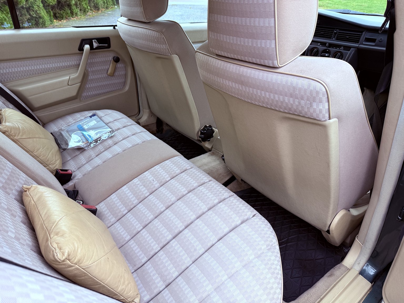 Interiörbild 1989 Mercedes-Benz 190 E