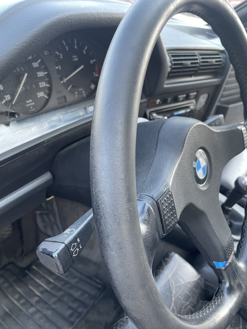 Interiörbild 1987 BMW 320i