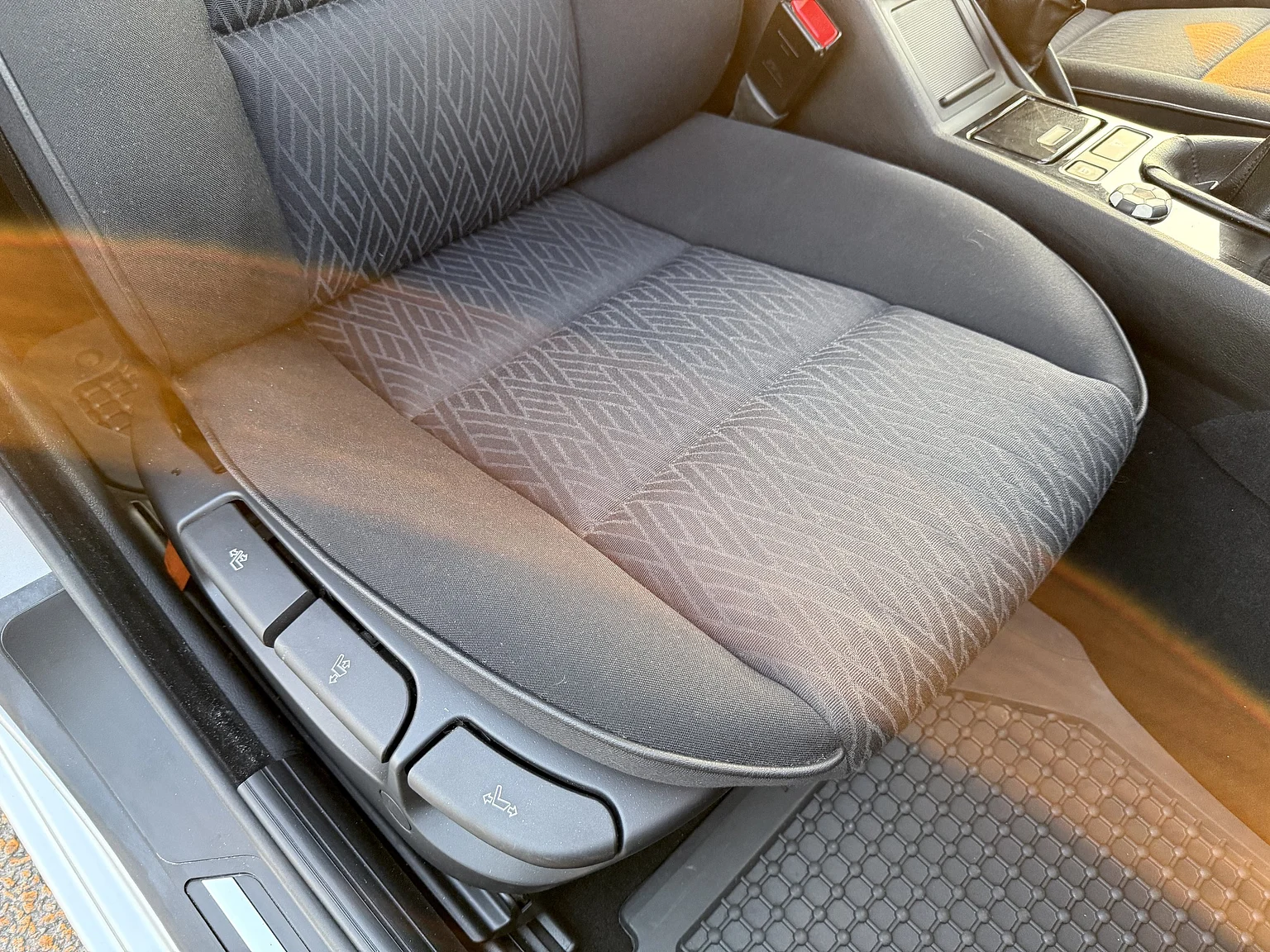 Innenraumfoto von 2002 BMW 520i (30)