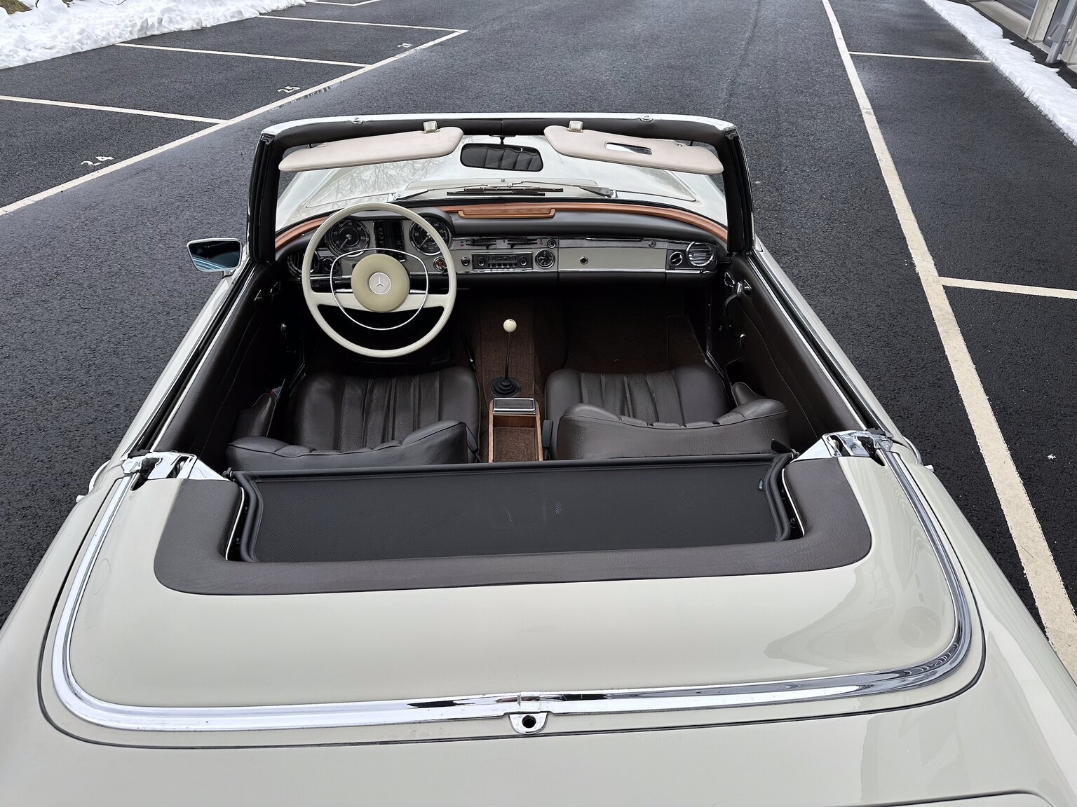 Aussenfoto 1968 Mercedes Benz SL 280 Pagoda (57)