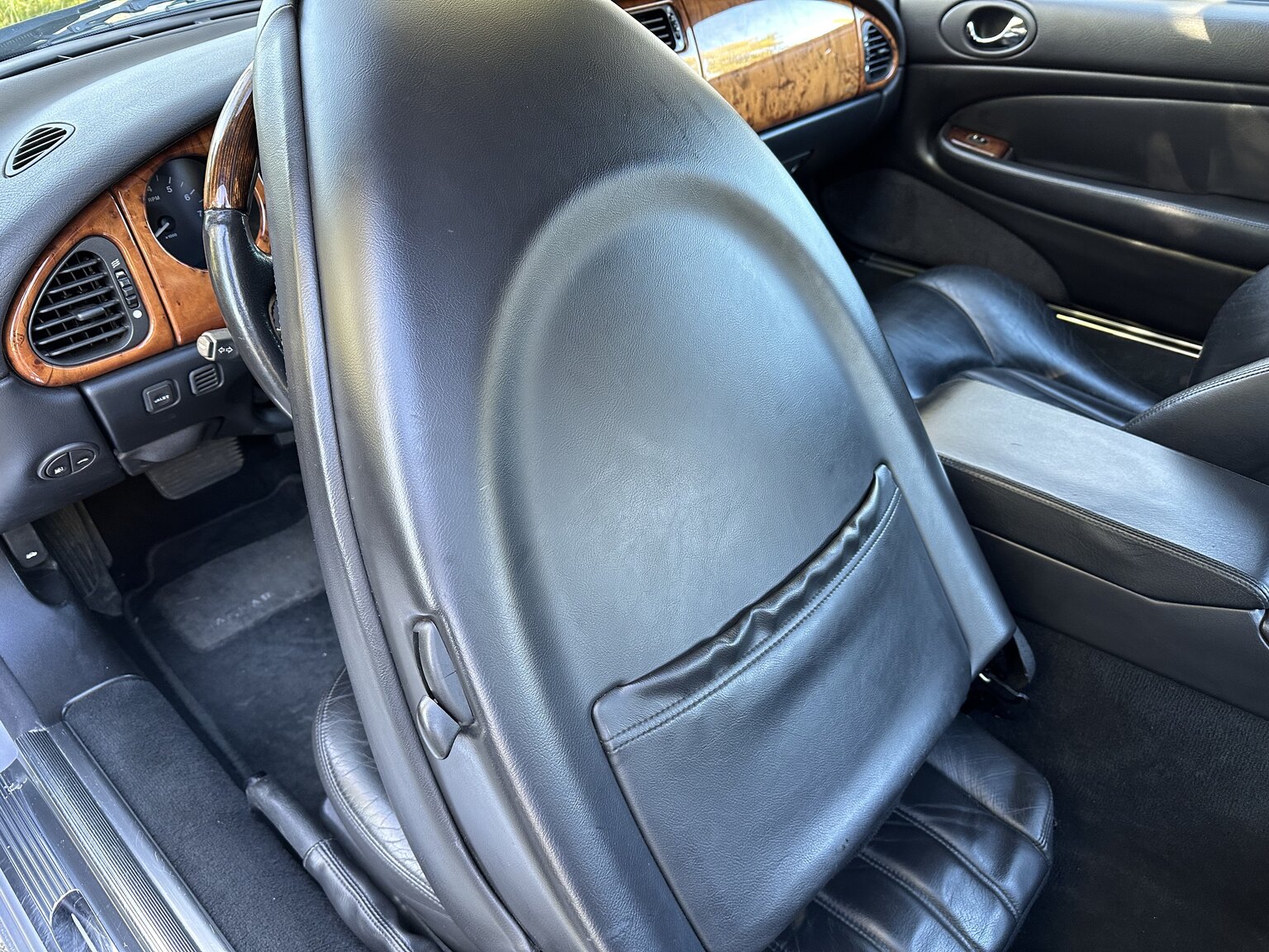 Interiörbild 2000 Jaguar XK 8