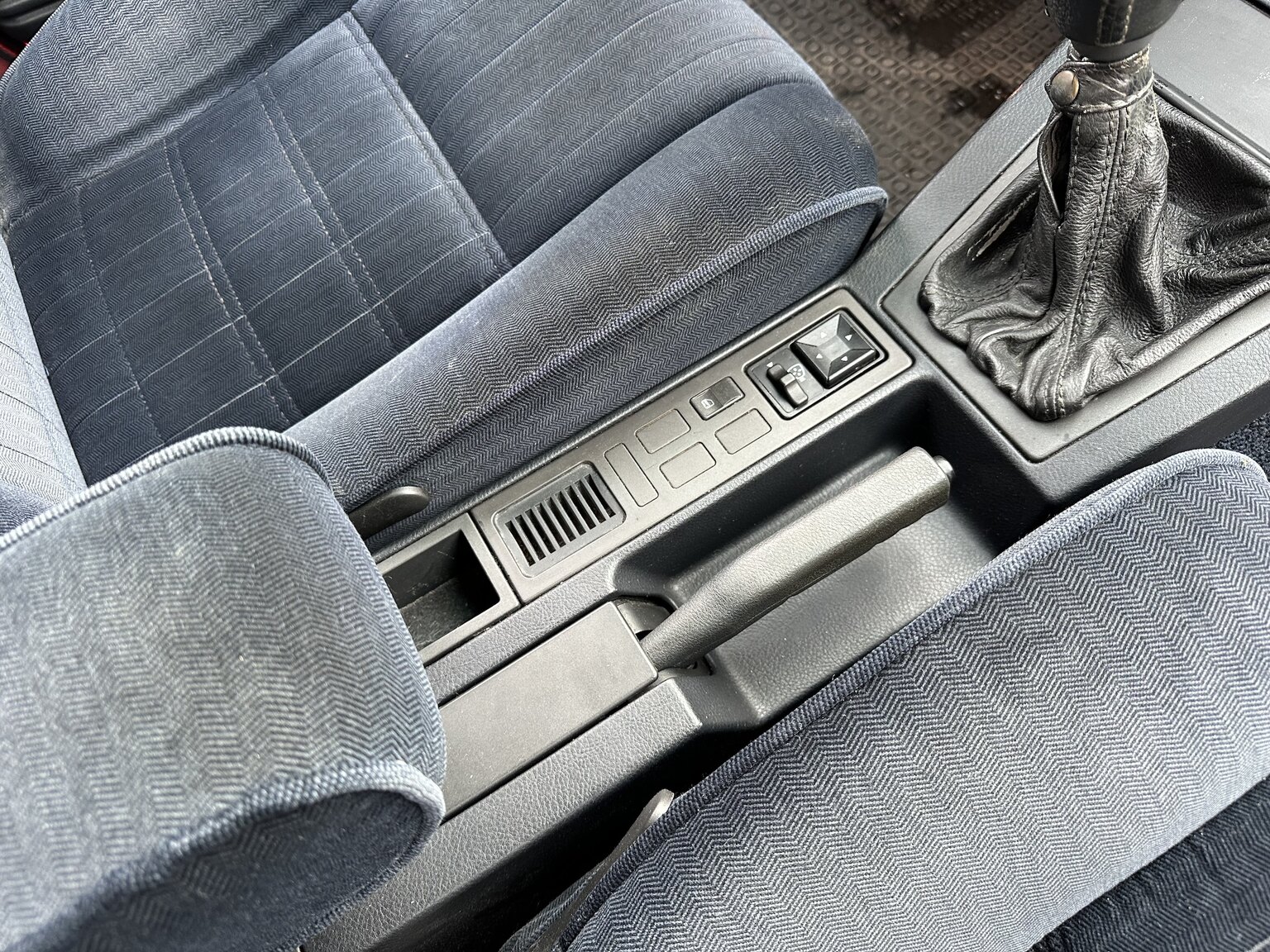 Innenraumfoto von 1994 Alfa Romeo 164
