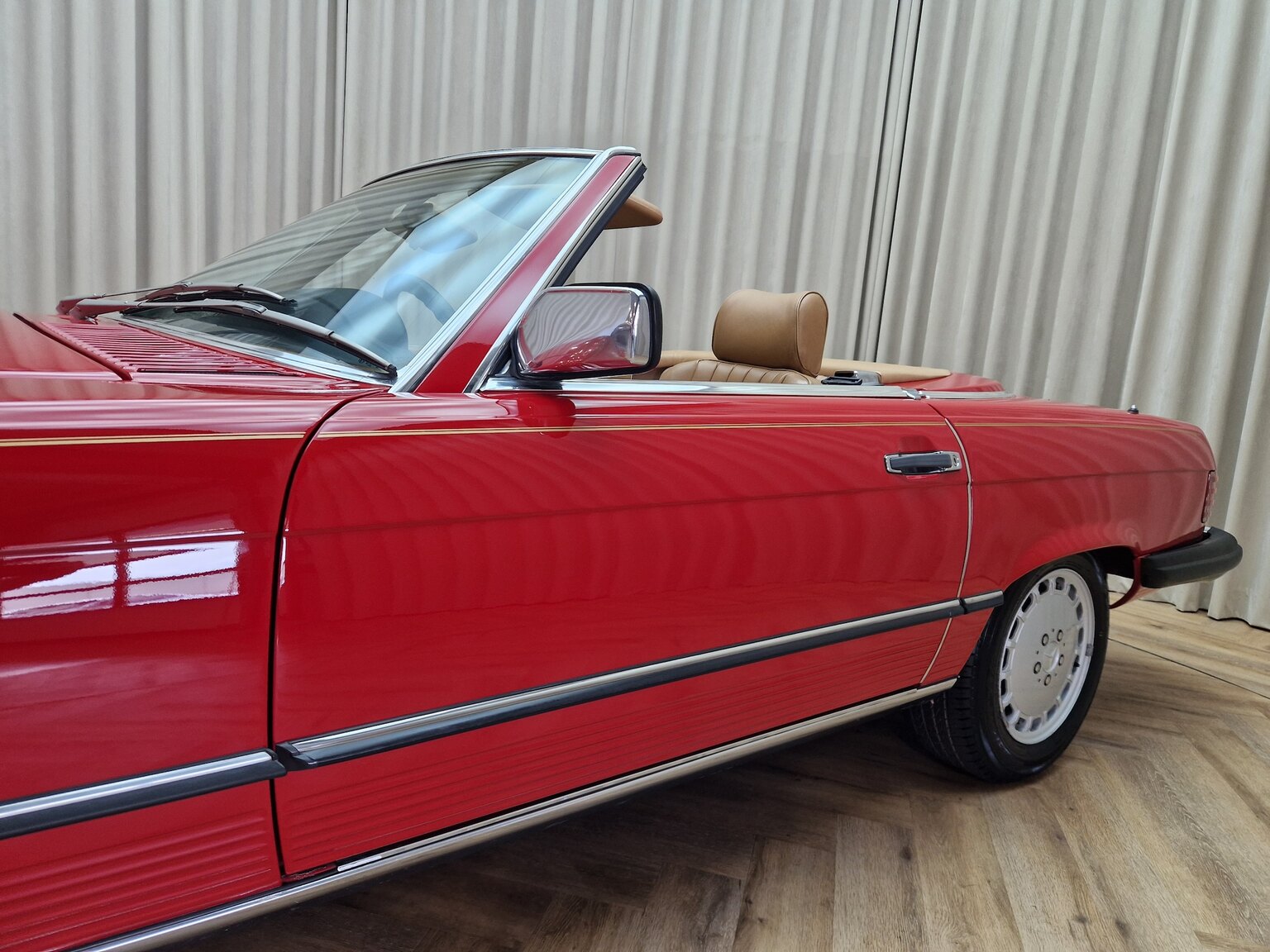 Aussenfoto Mercedes-Benz 560SL