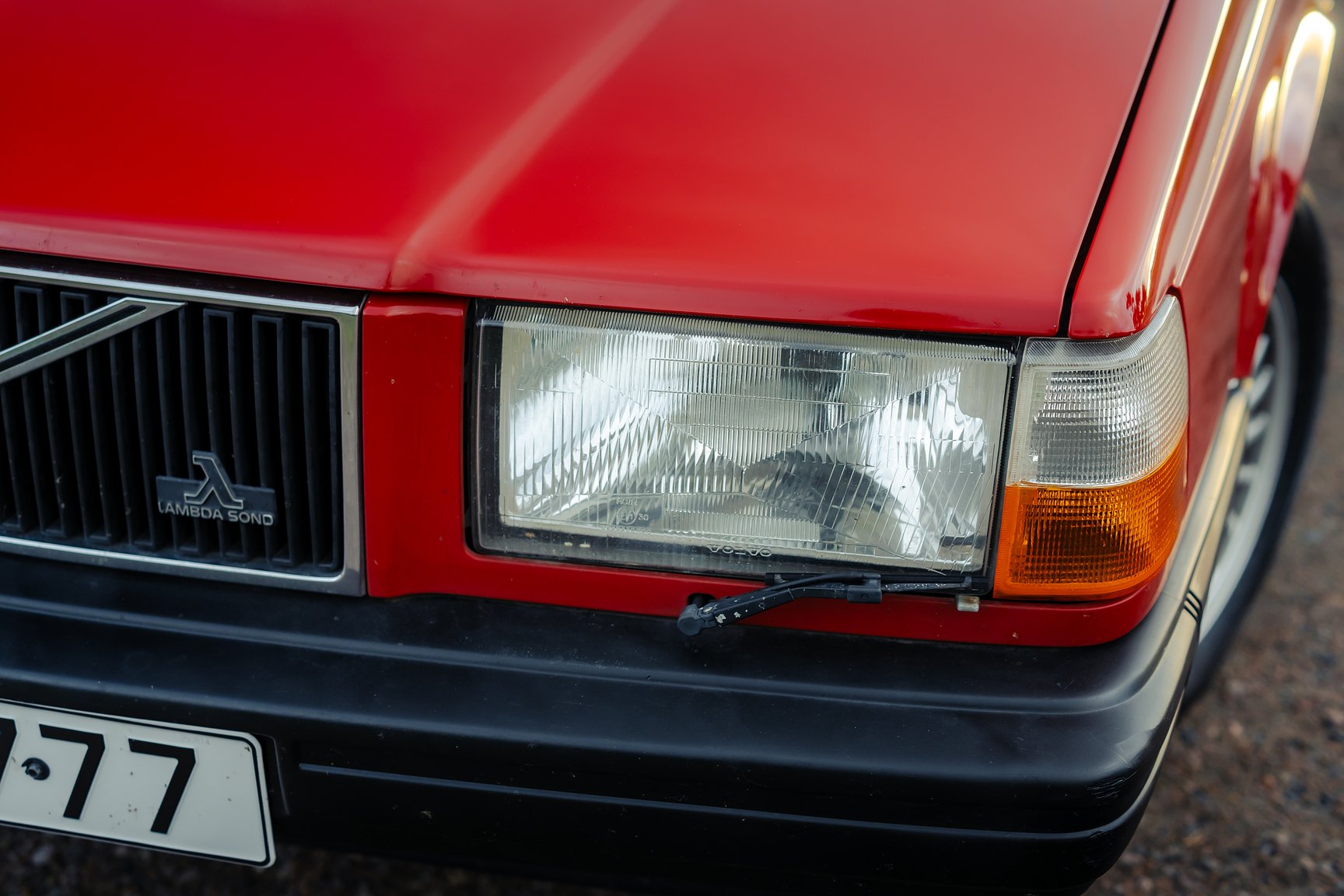 Exterior image of 1990 Volvo 740 GL