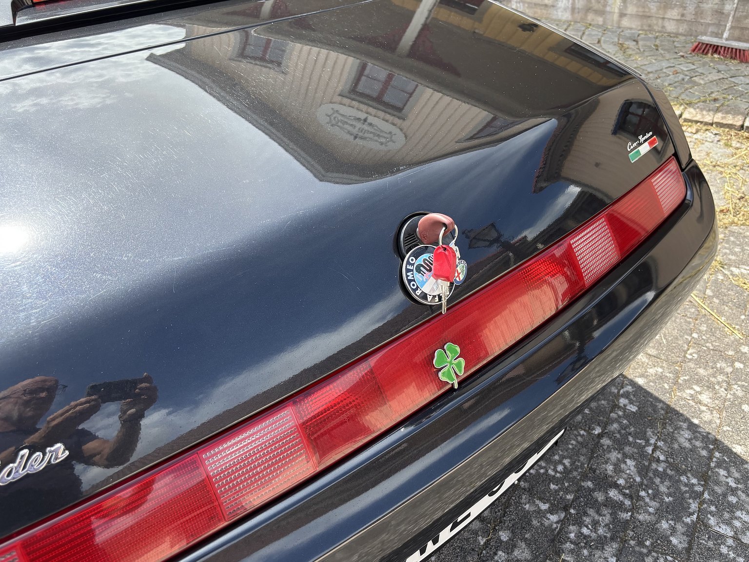 Exterior image of 2000 Alfa Romeo Spider 2.0 T.Spark 16V