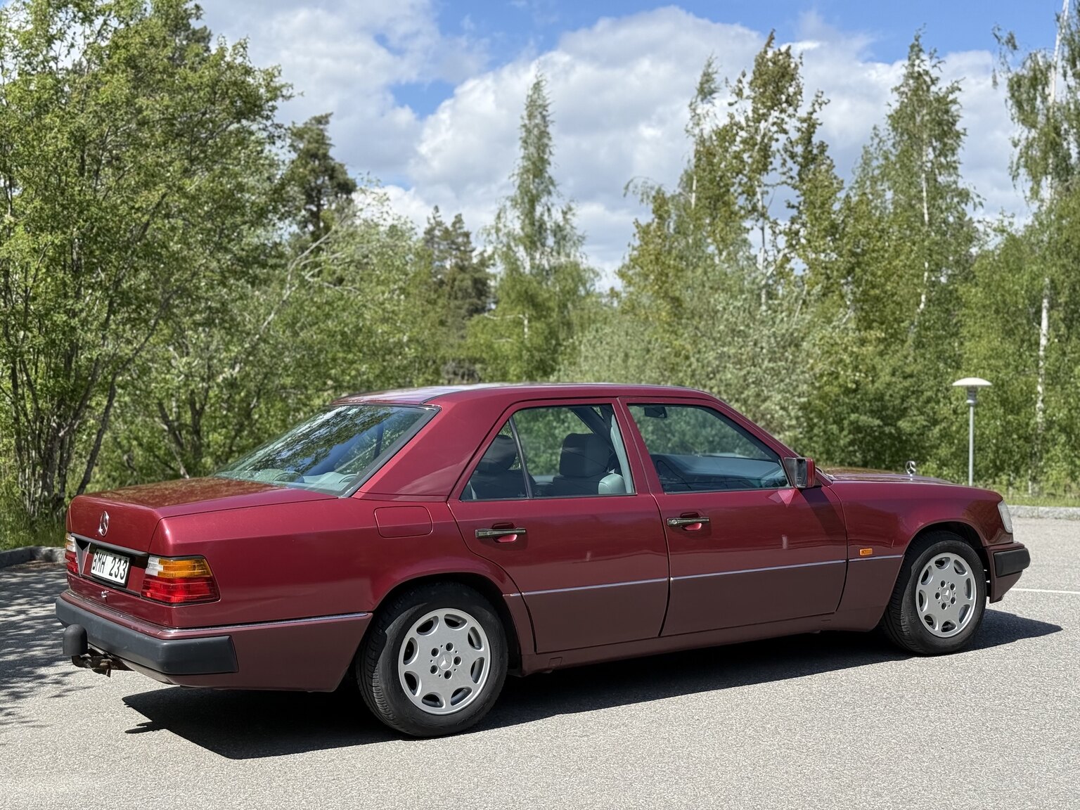 Aussenfoto 1991 Mercedes-Benz 300 E-24