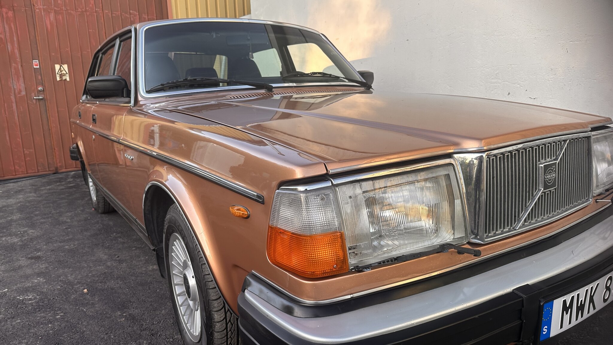 Exteriörbild på 1981 Volvo 244 GLE D6