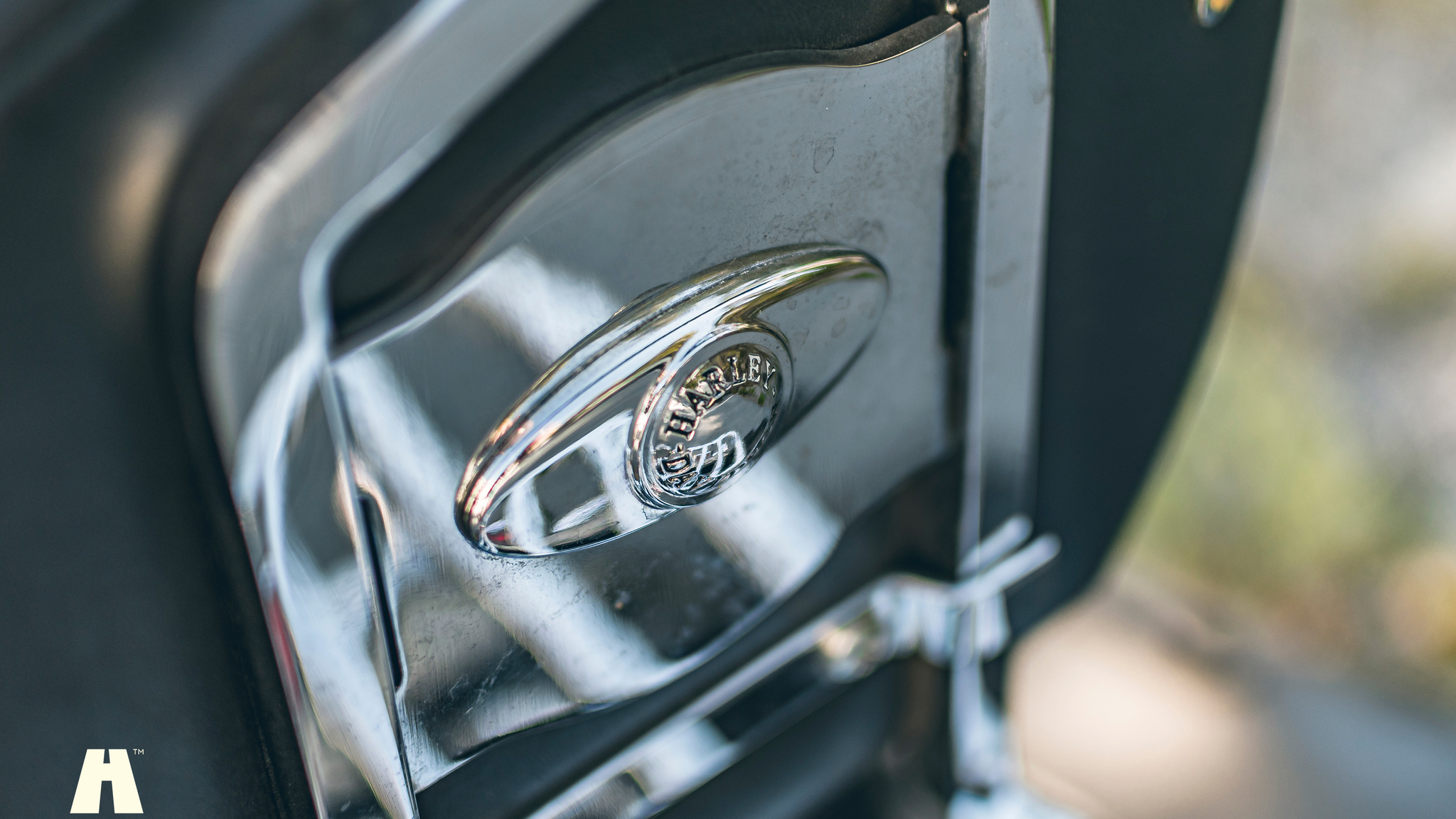 Exterior image of 2000 Harley Davidson Heritage Softail Classic (11)