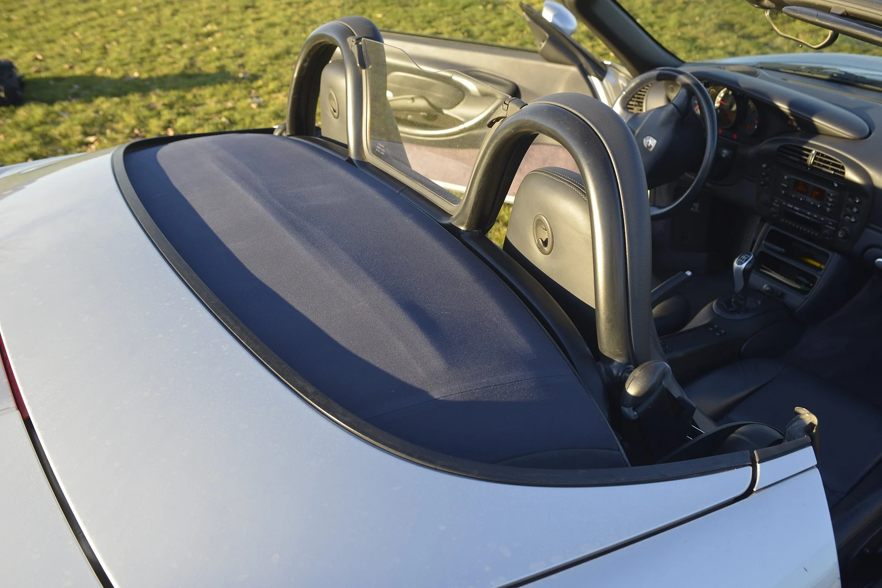Interior image of 2003 Porsche Boxster (26)