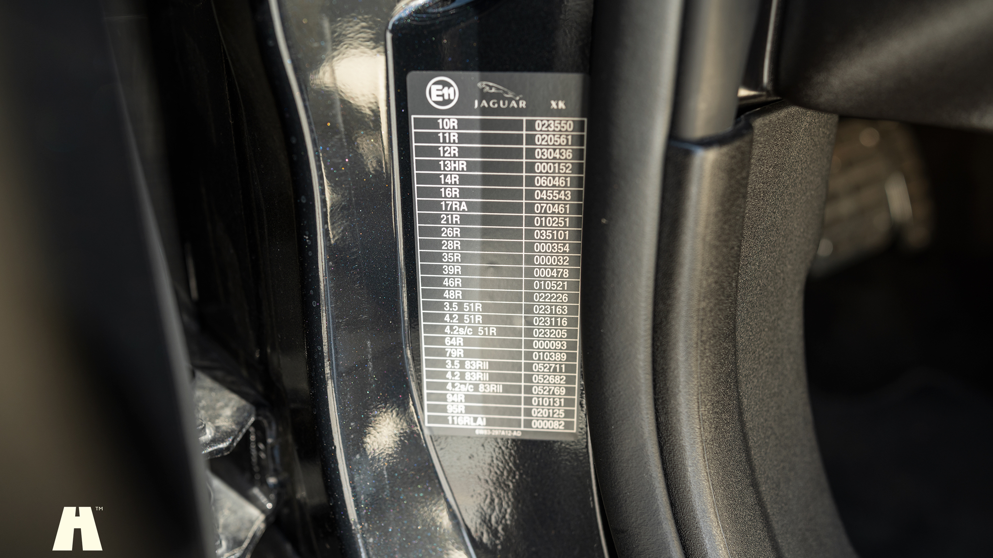 Interior image of 2008 Jaguar XKR (77)