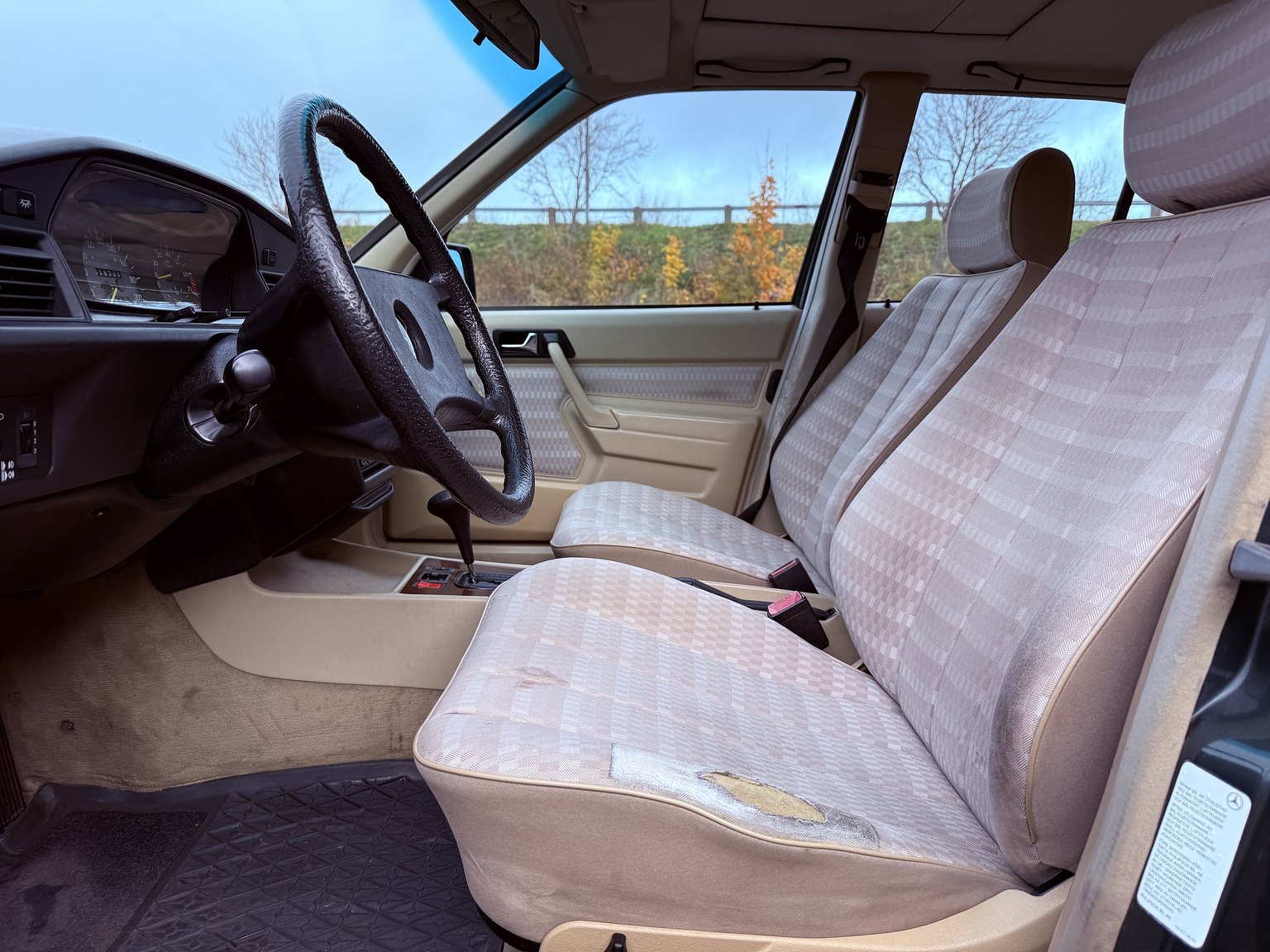 Interior image of 1989 Mercedes-Benz 190 E
