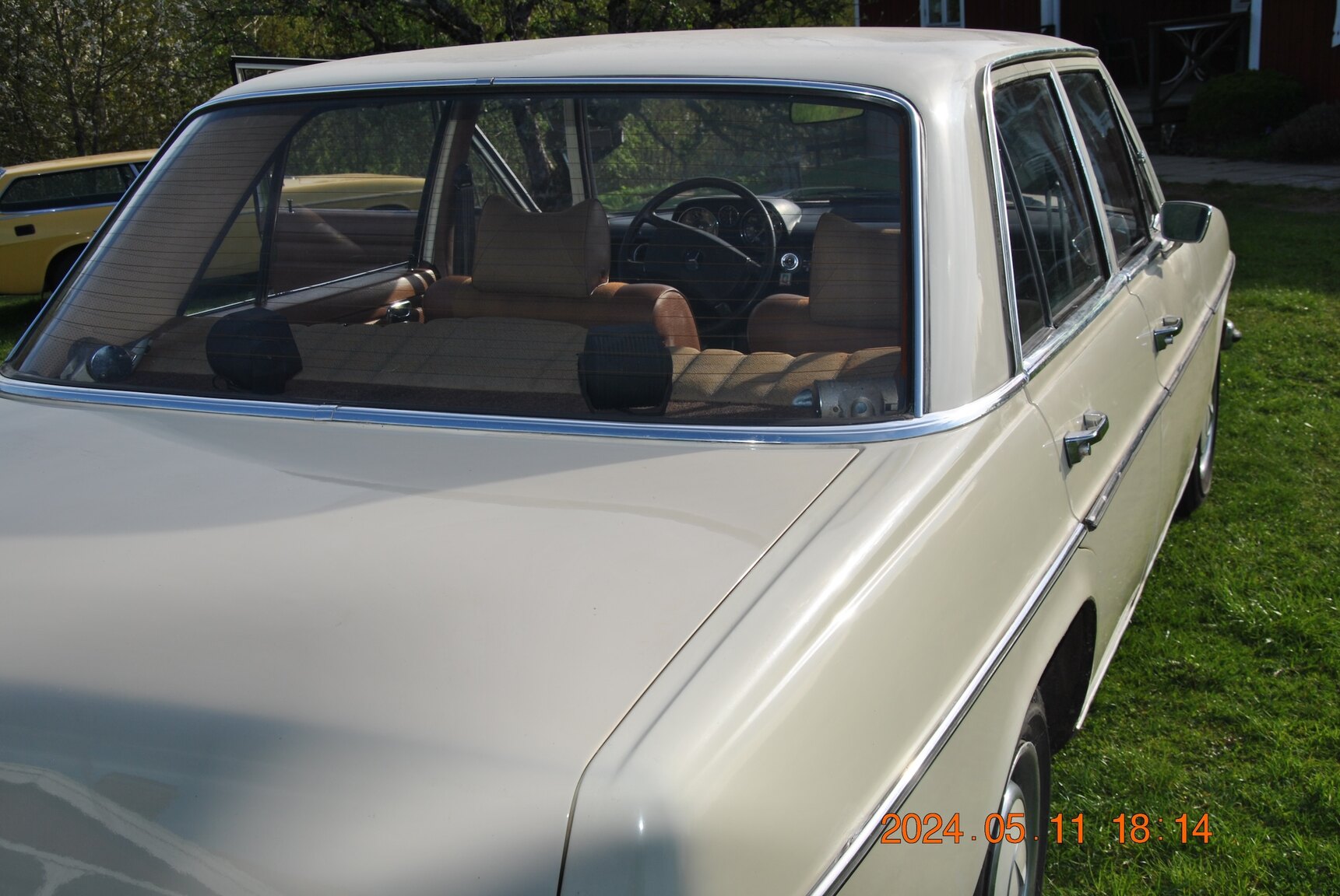 Exteriörbild på 1971 Mercedes-Benz 220D