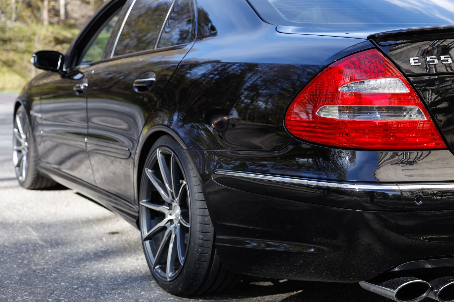 Exteriörbild på 2003 Mercedes-Benz E55 AMG