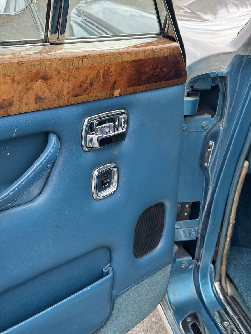 Interior image of 1976 Rolls-Royce Silver Shadow