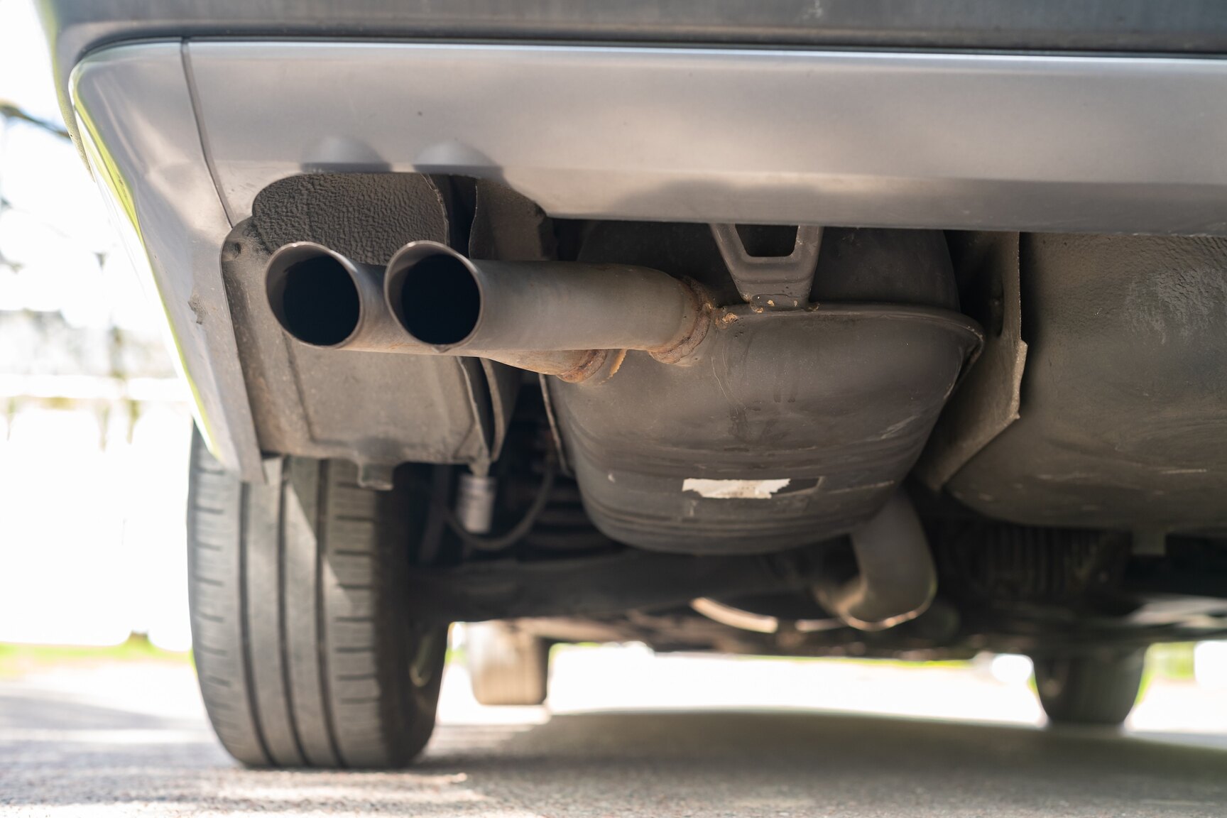 Image of 1993 Mercedes-Benz 400 E mechanics