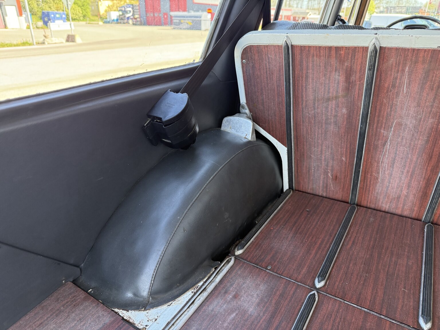 Interior image of 1967 Mercedes-Benz 230 Safari