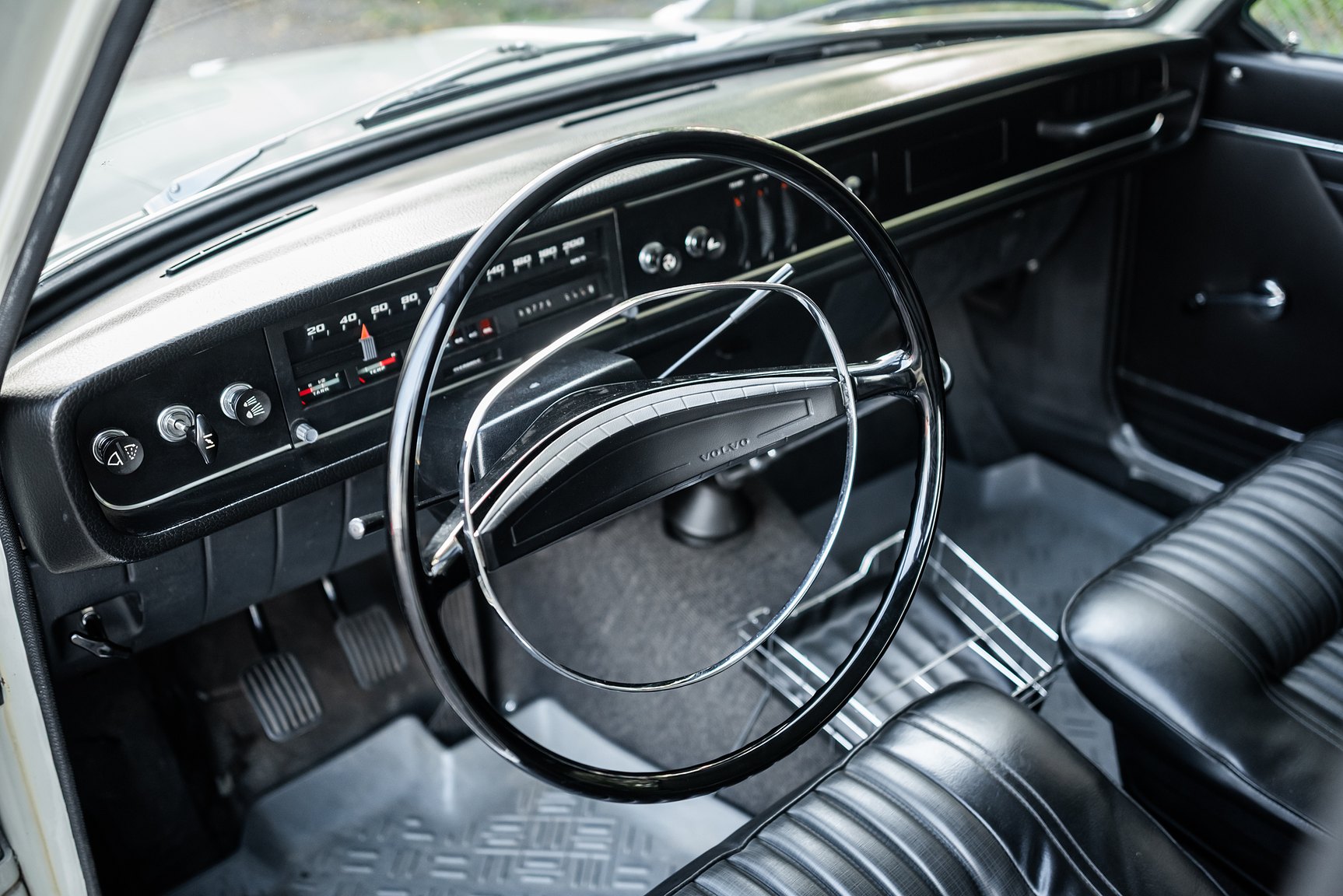 Interior image of 1967 Volvo 144 1.8 