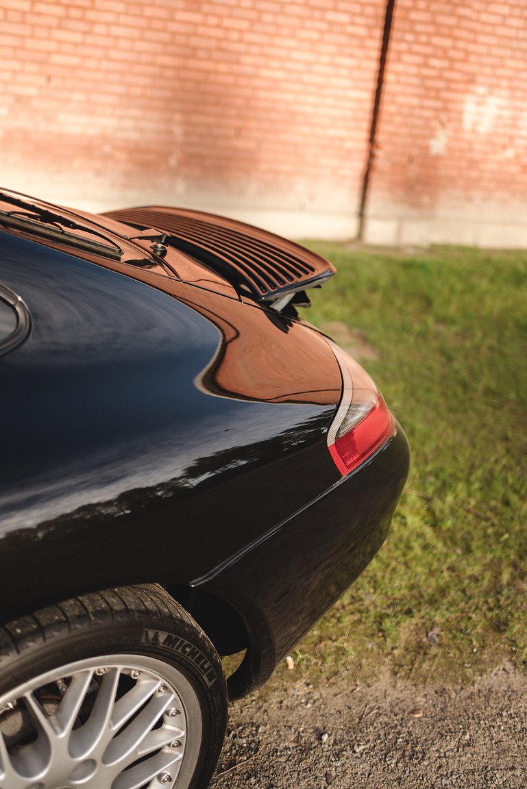 Exterior image of 1998 Porsche 996 Carrera 