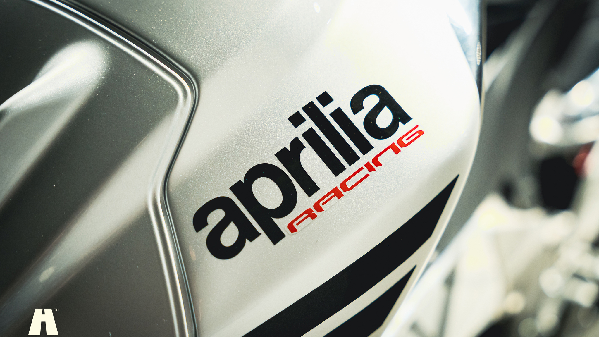 Exterior image of 2016 Aprilia Tuono V4 Factory