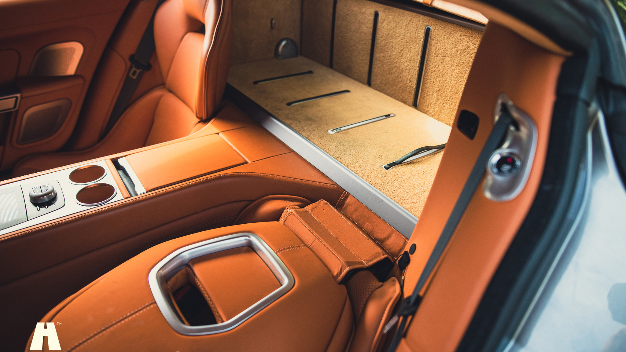 Innenraumfoto von 2014 Aston Martin Rapide S
