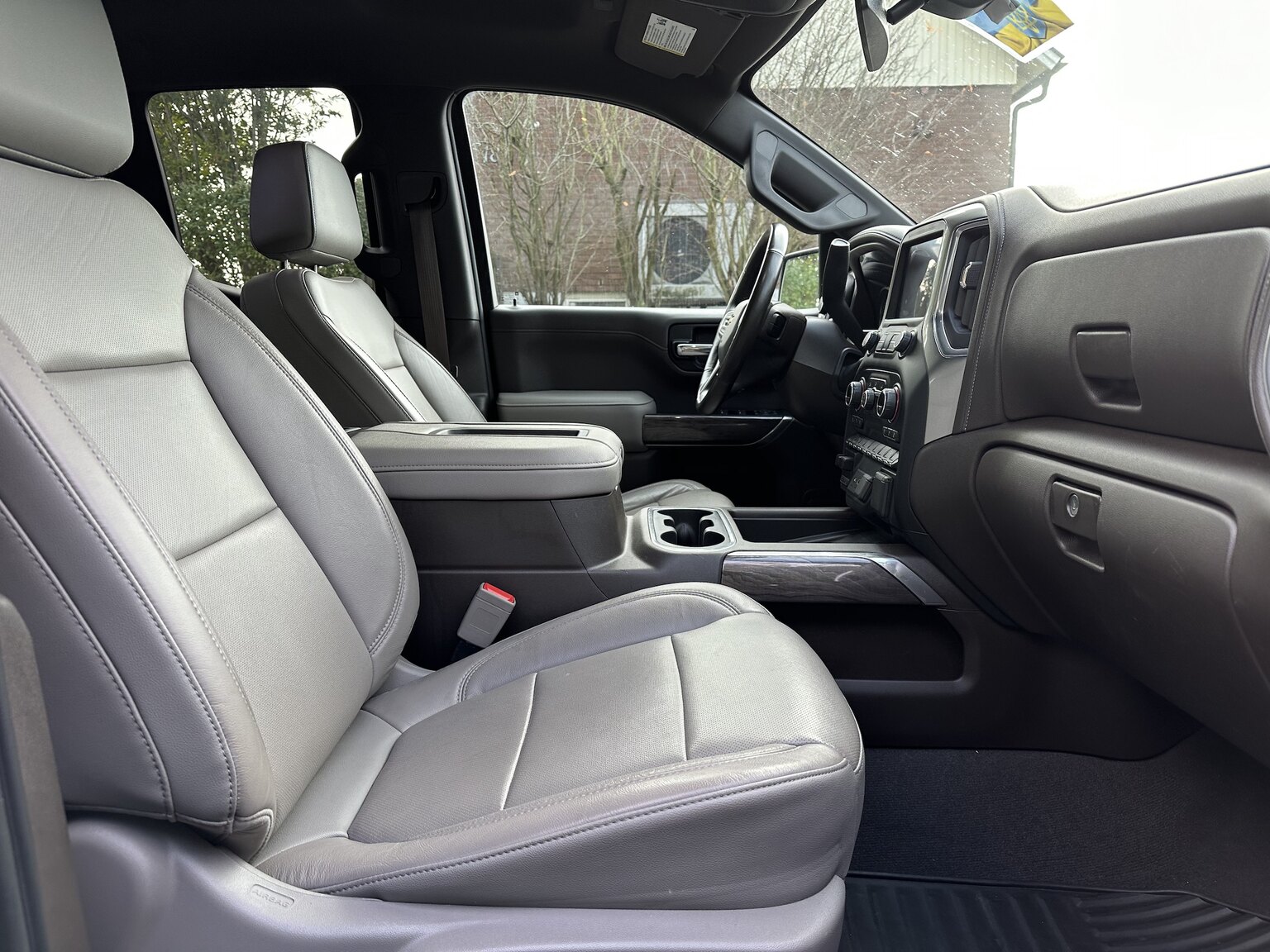 Innenraumfoto von 2019 Chevrolet Silverado LTZ