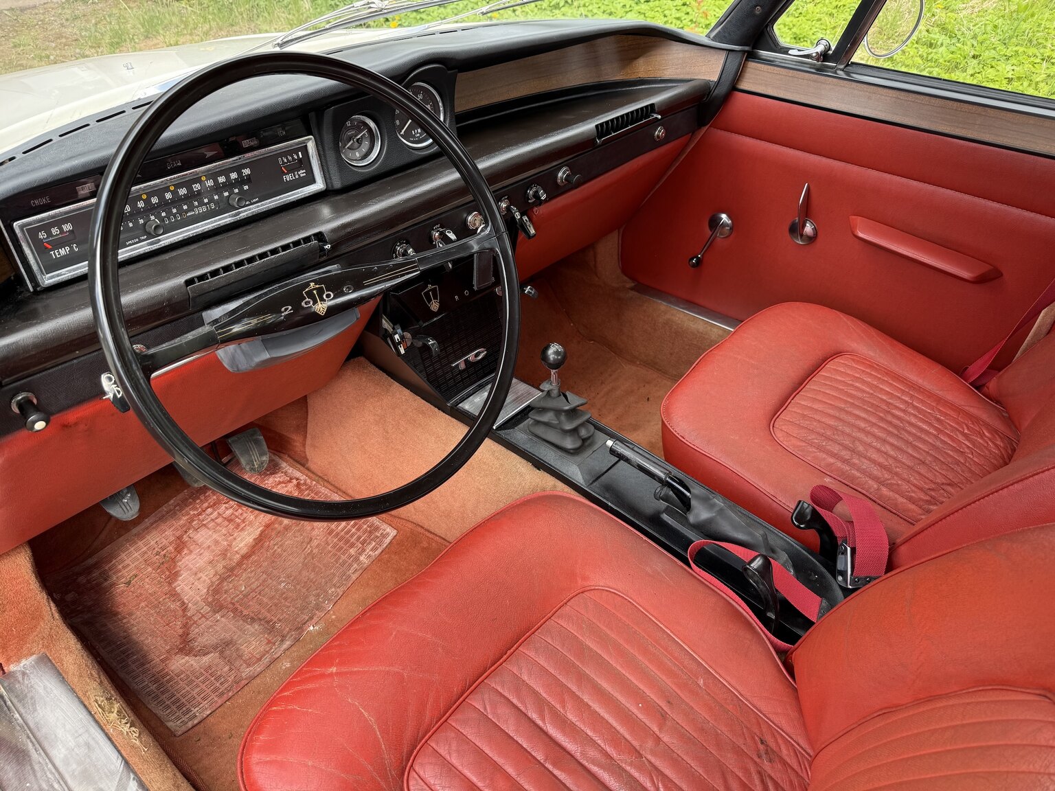 Interior image of 1967 Rover 2000 TC 2.0 OHC