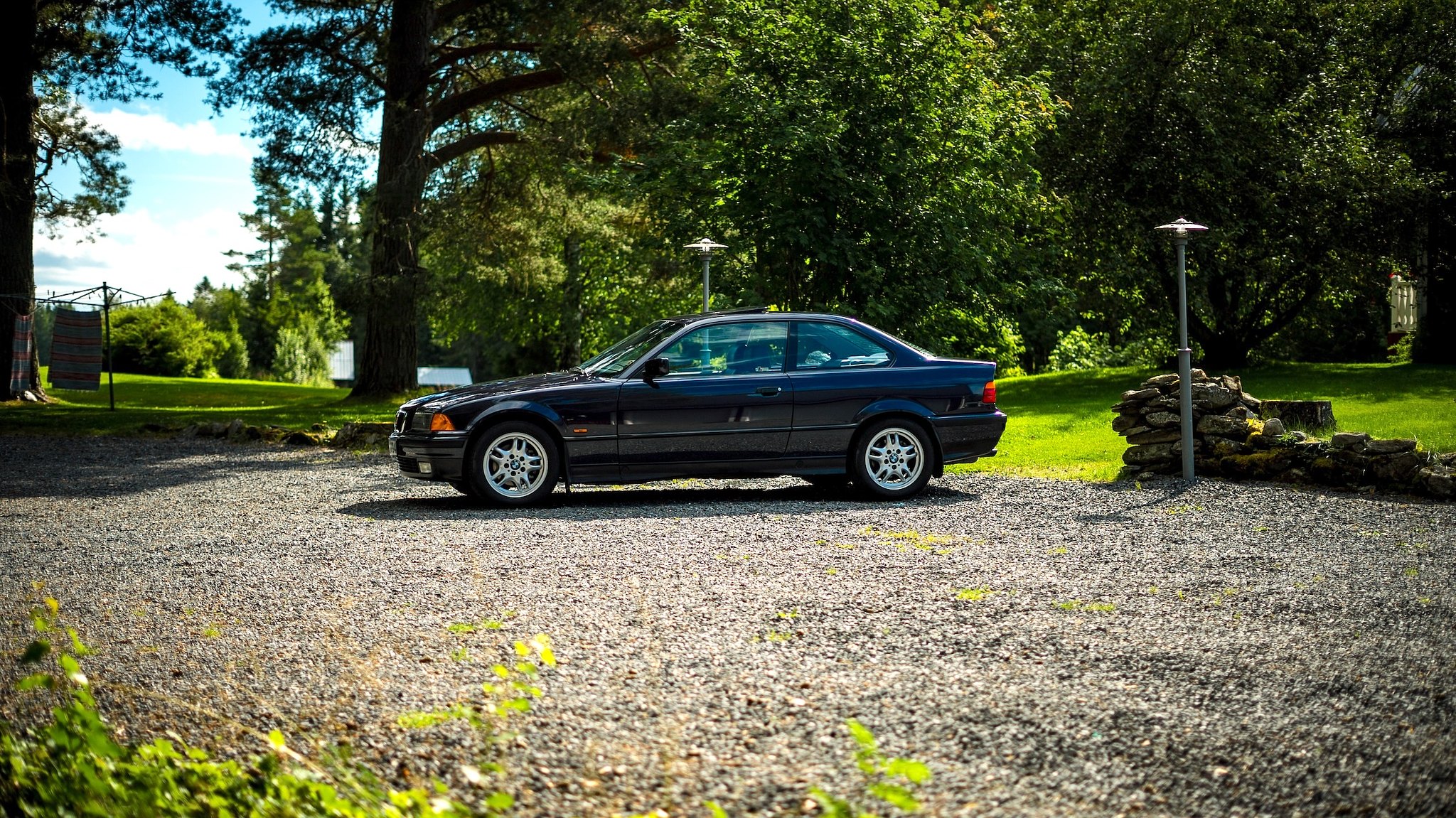 Exterior image of 1997 BMW 328i Coupé Automatisk
