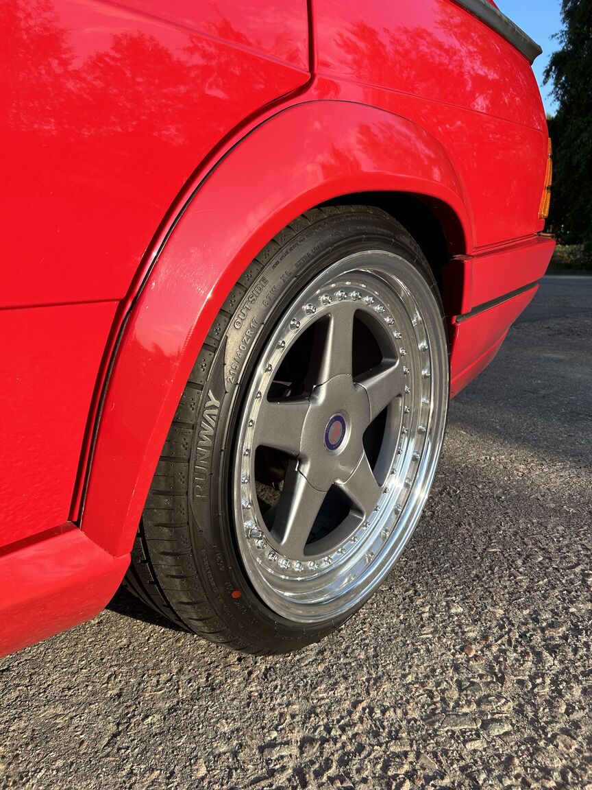 Exterior image of 1988 Alfa Romeo 75 (8)