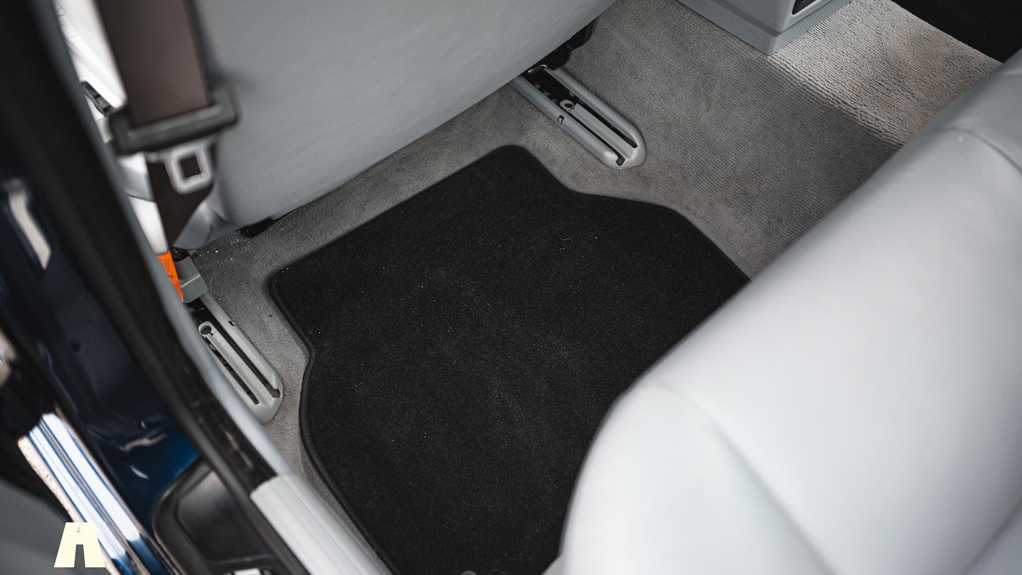 Interior image of 1998 Alpina B10 V8