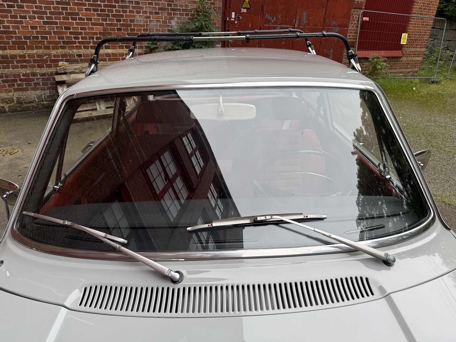 Exterior image of 1970 Volvo 142 Automatic