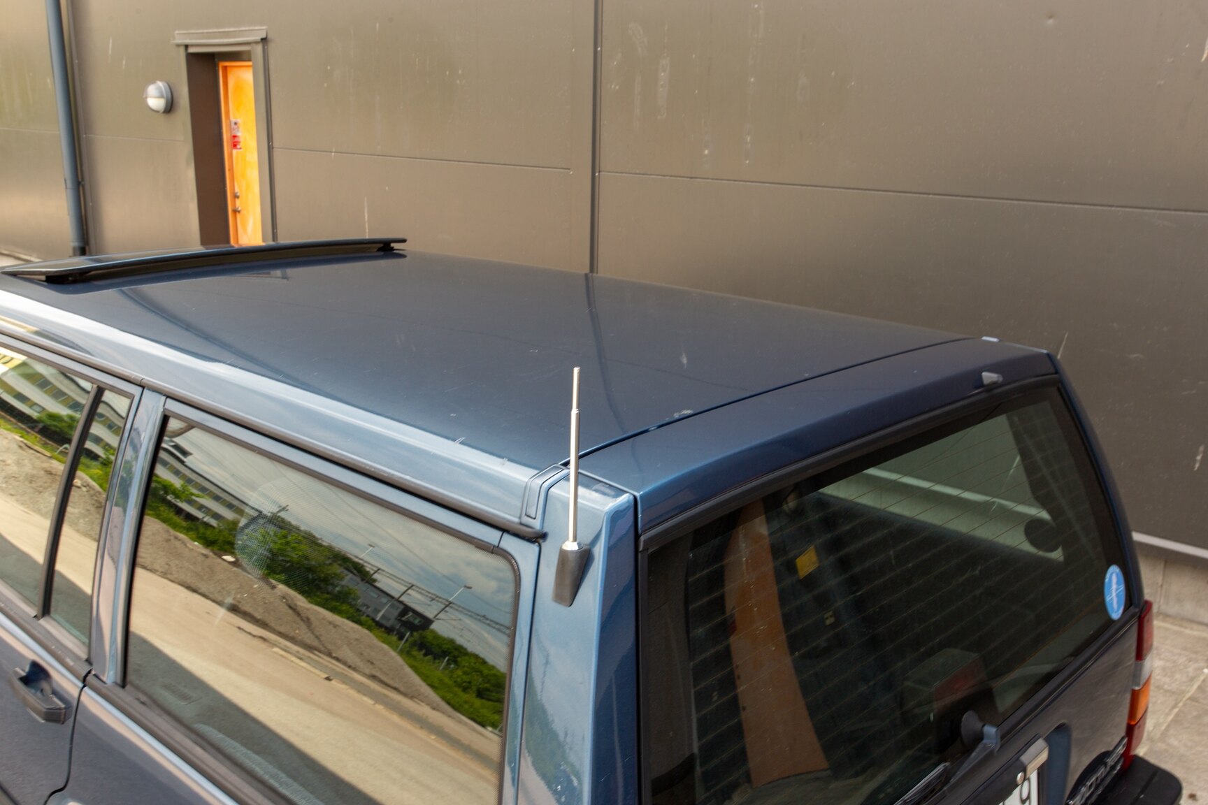 Exterior image of 1990 Volvo 745 Turbo (27)