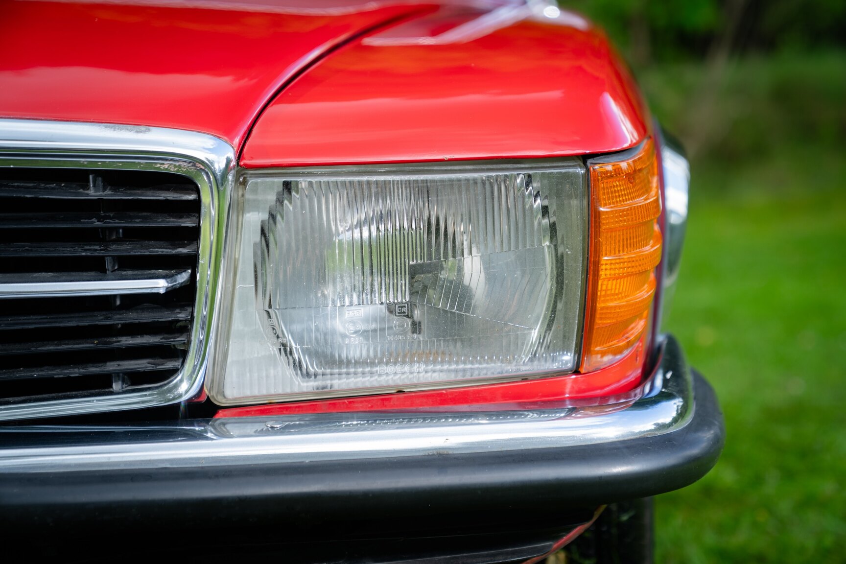 Exterior image of 1975 Mercedes-Benz 350 SLC