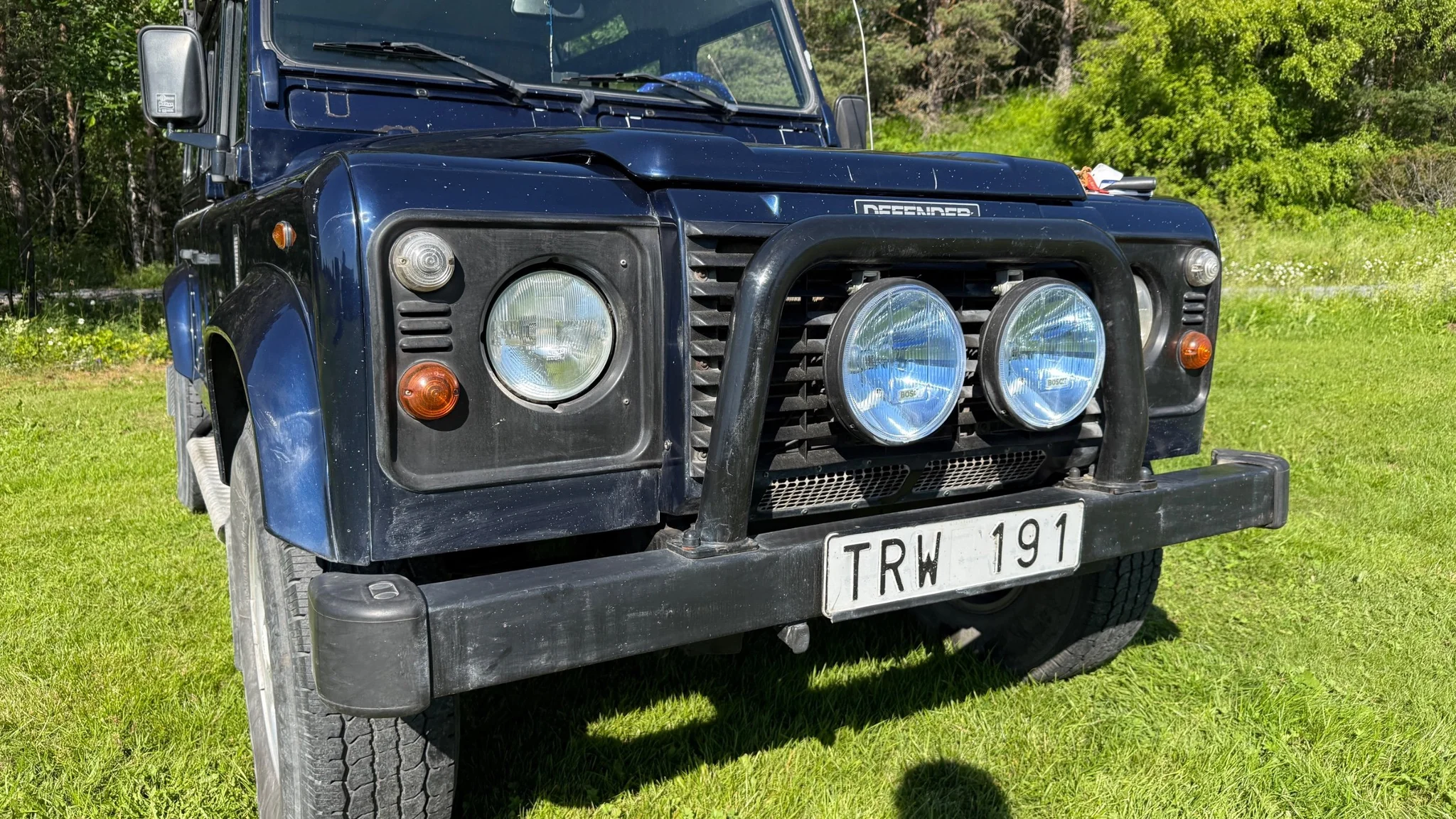 Exteriörbild på 2002 Land Rover Defender 110 Kombi Td5 (6)