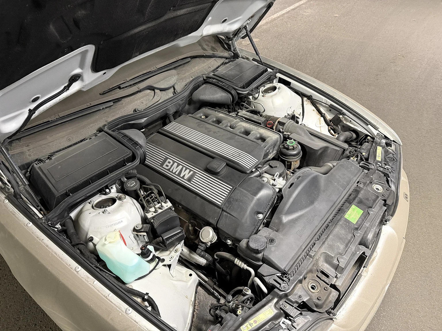 Image of 2002 BMW 520i (3) mechanics