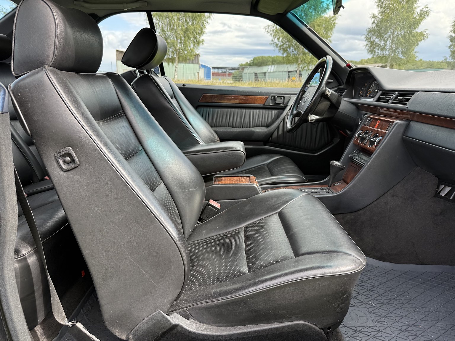 Interior image of 1990 Mercedes-Benz 300CE-24