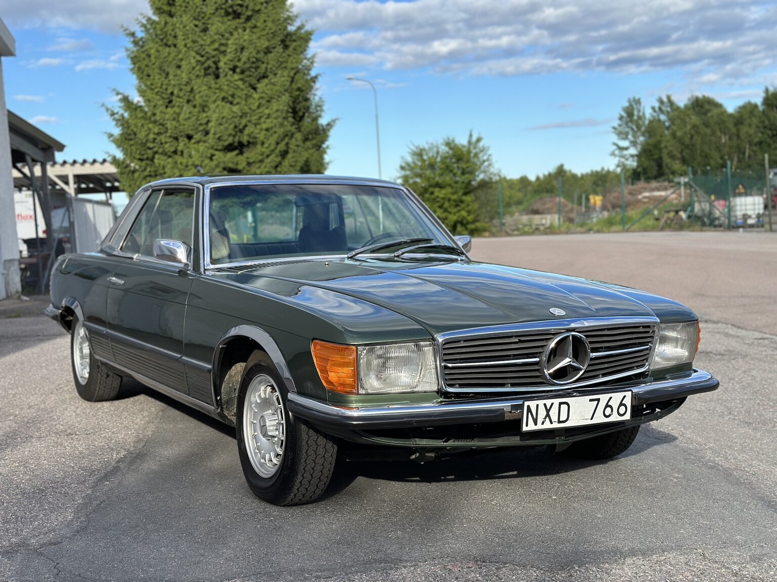 Exterior image of 1974 Mercedes Benz 450 SLC