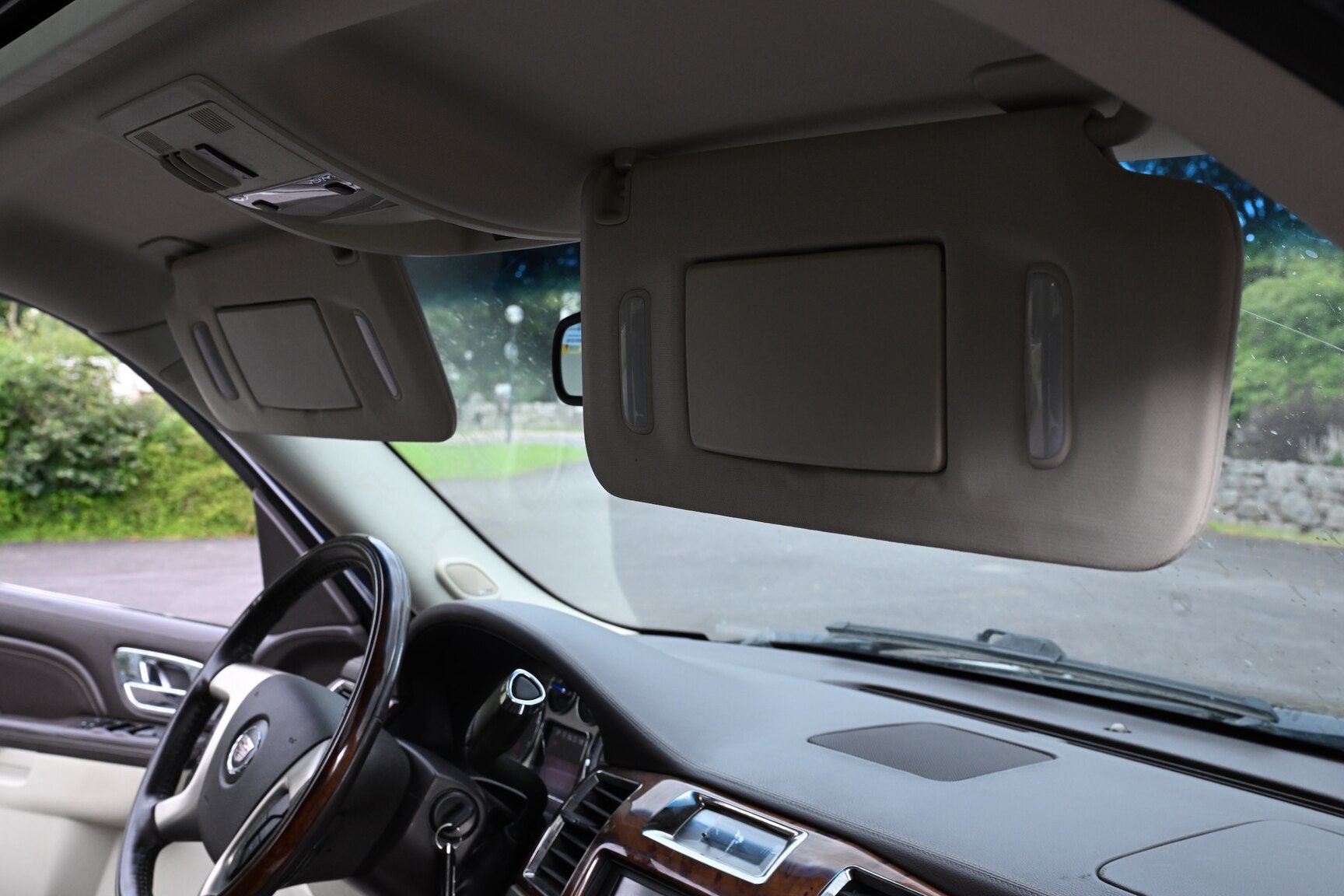 Interior image of 2010 Cadillac Escalade ESV 6.2 Flexfuel